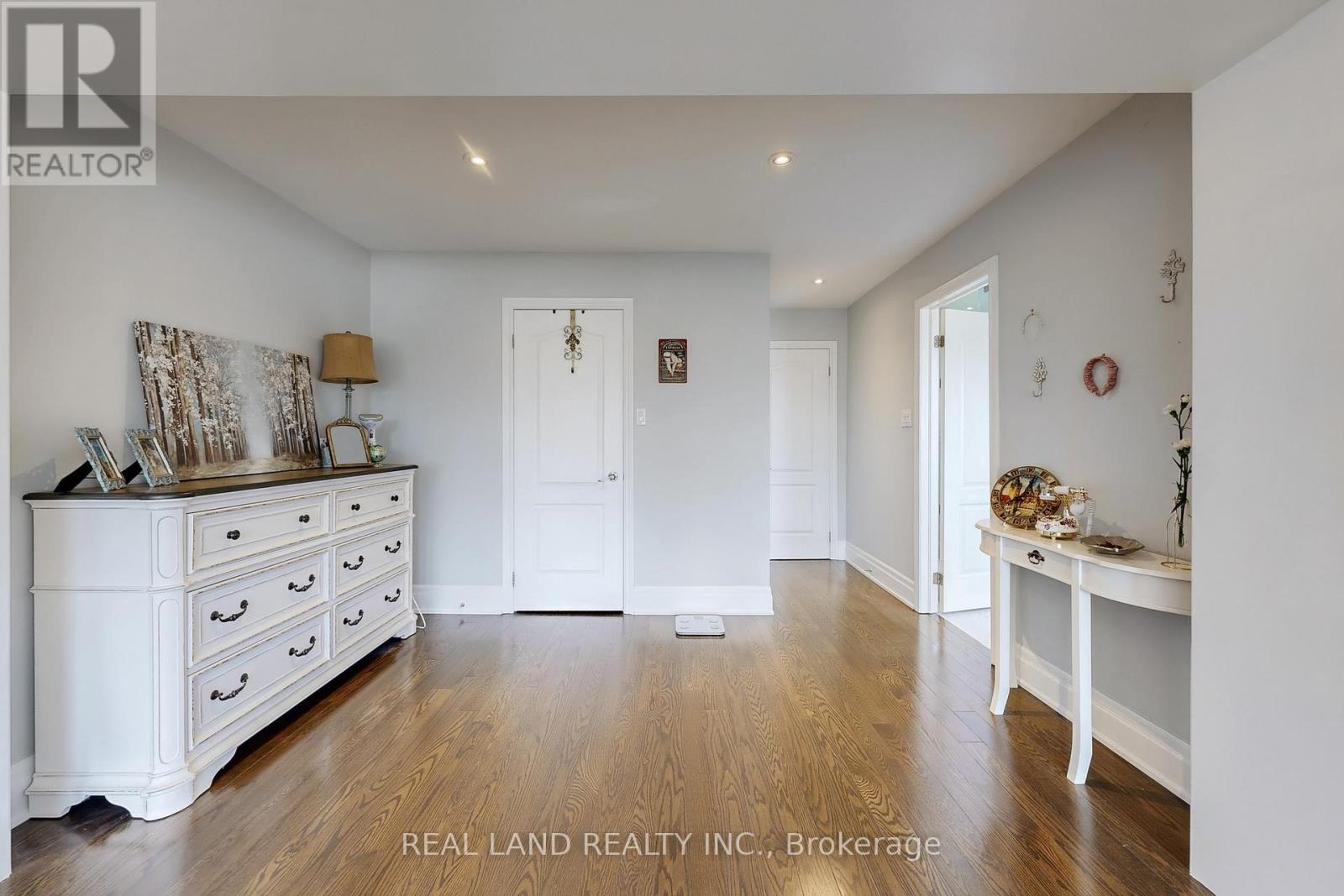 251 Glen Shields Avenue, Vaughan, Ontario  L4K 2R1 - Photo 21 - N12768342