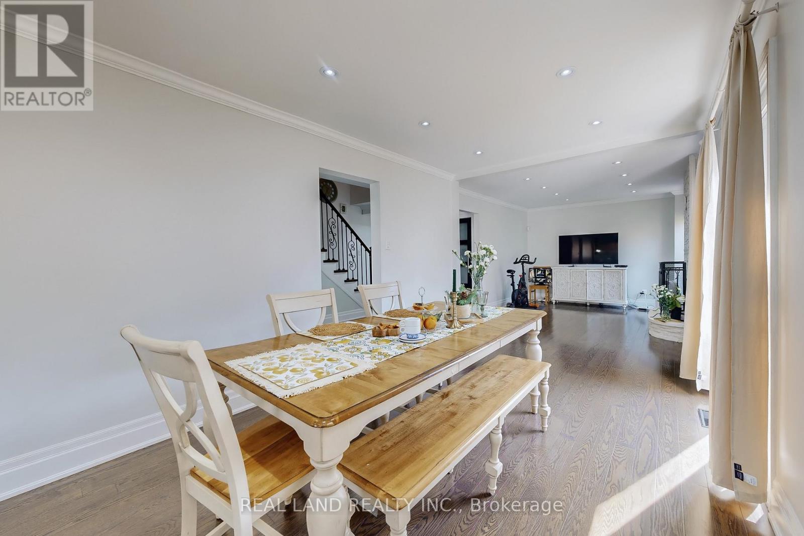 251 Glen Shields Avenue, Vaughan, Ontario  L4K 2R1 - Photo 9 - N12768342