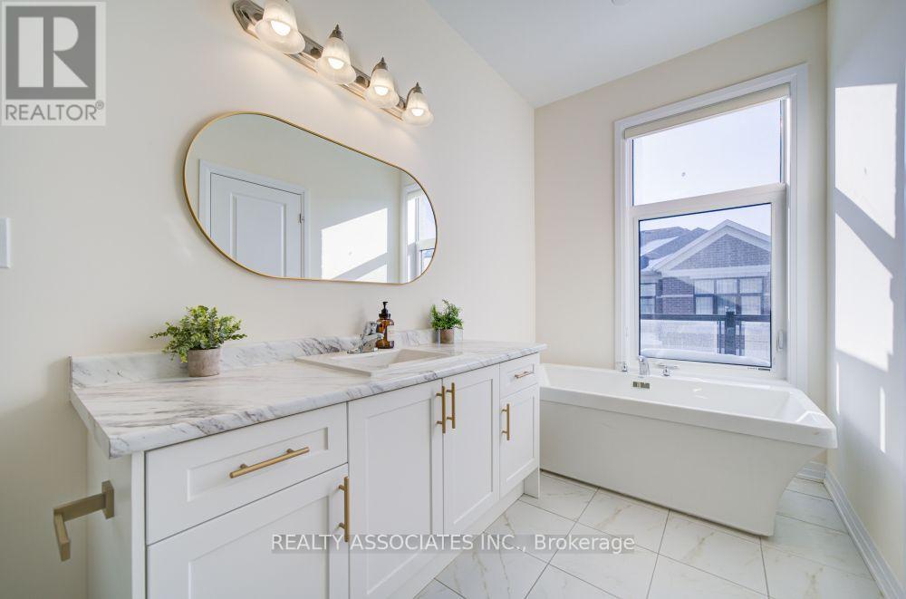 20 Kahshe Lane, Richmond Hill, Ontario  L4S 0N7 - Photo 19 - N12768350