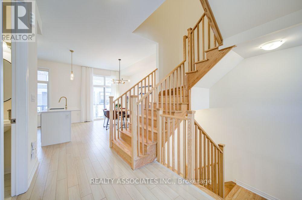 20 Kahshe Lane, Richmond Hill, Ontario  L4S 0N7 - Photo 4 - N12768350