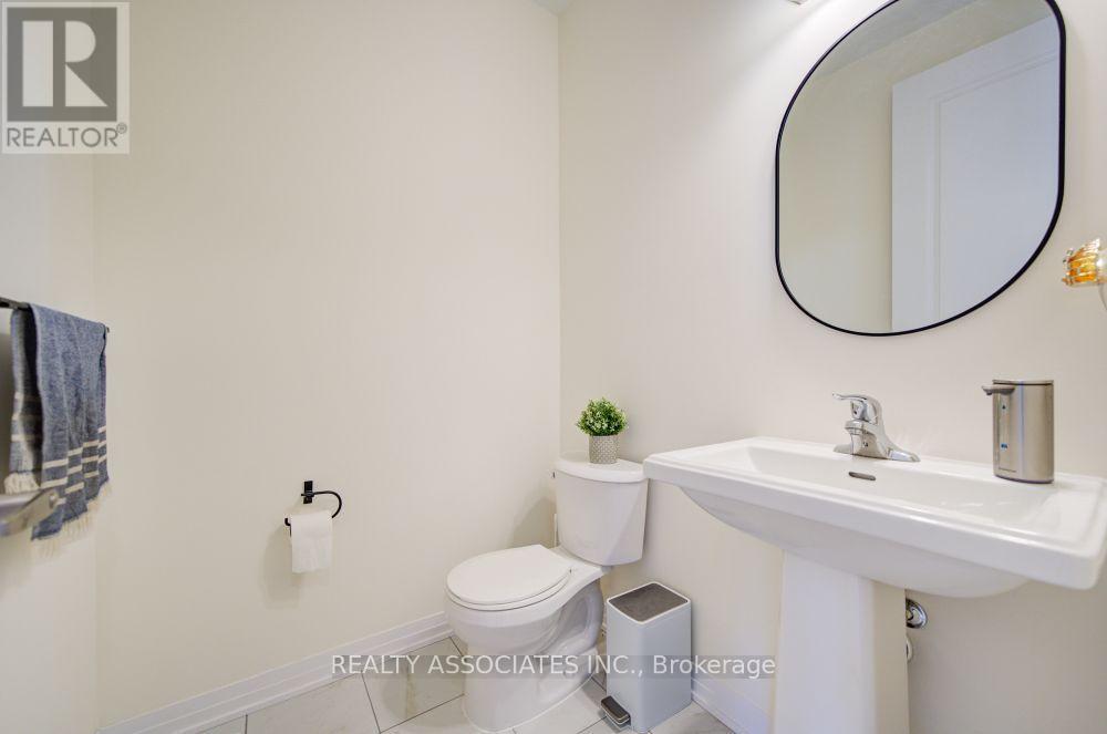 20 Kahshe Lane, Richmond Hill, Ontario  L4S 0N7 - Photo 7 - N12768350