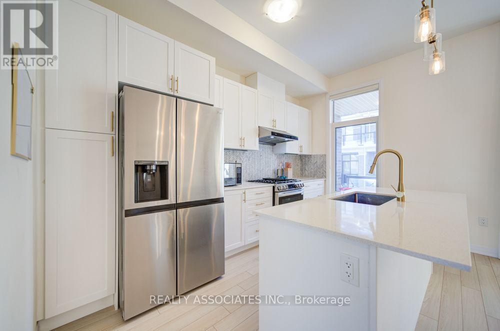 20 Kahshe Lane, Richmond Hill, Ontario  L4S 0N7 - Photo 9 - N12768350