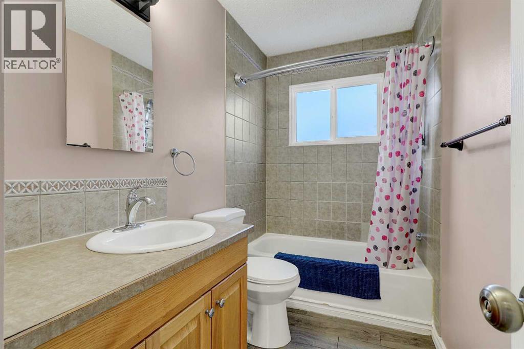 12129 94a Street, Grande Prairie, Alberta  T8V 5C2 - Photo 11 - A2278849