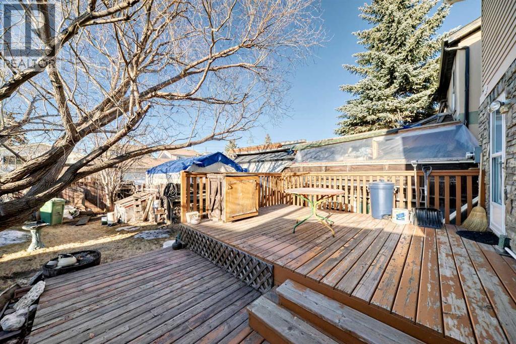 44 Erin Croft Green Se, Calgary, Alberta  T2B 2V2 - Photo 16 - A2284465