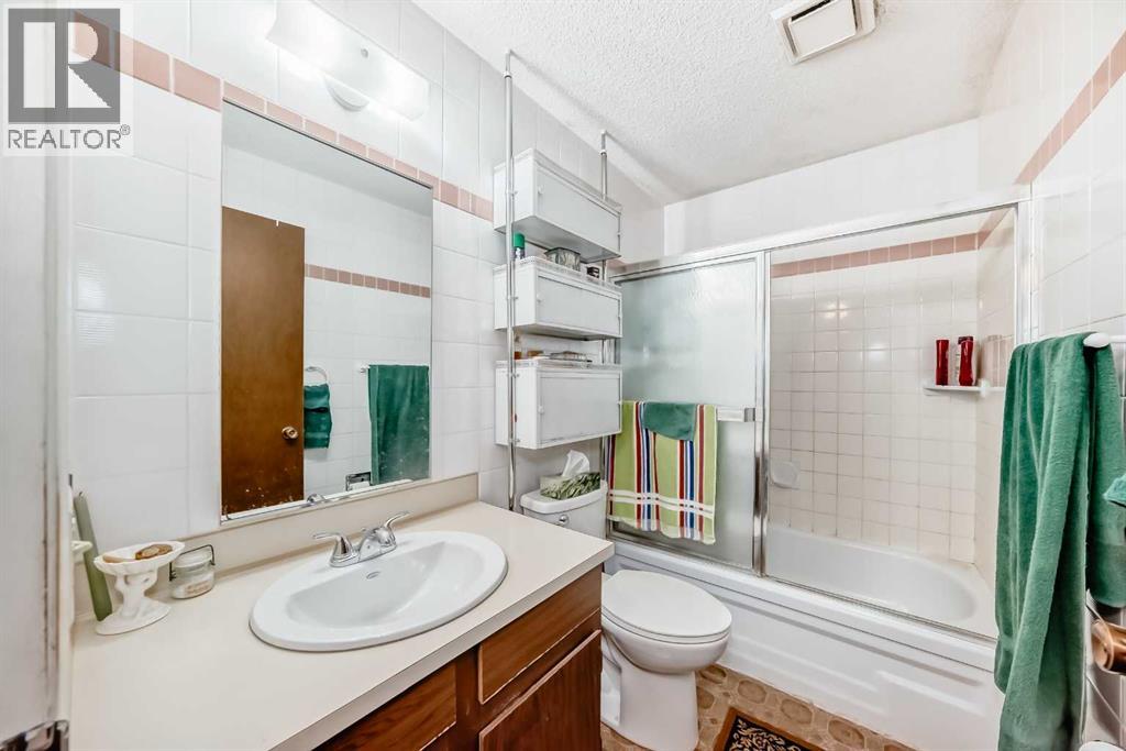 44 Erin Croft Green Se, Calgary, Alberta  T2B 2V2 - Photo 12 - A2284465