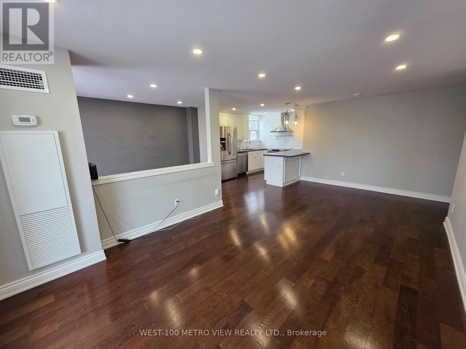 202 - 1415 Ghent Avenue, Burlington, Ontario  L7S 1X4 - Photo 5 - W12595040