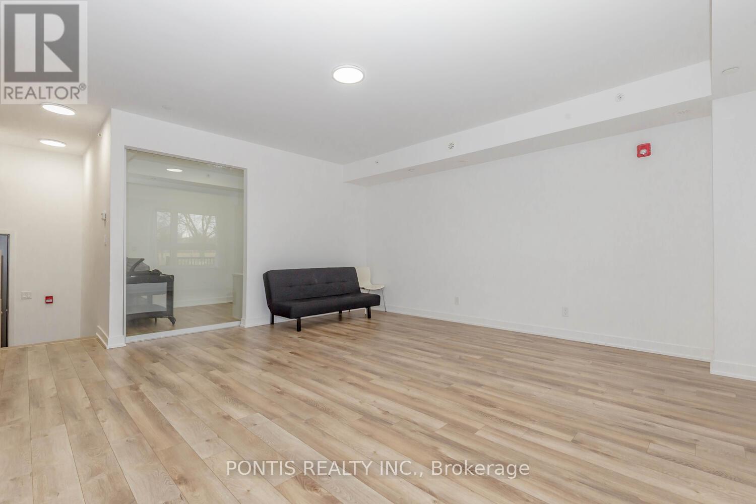 102 - 2100 Bridletowne Circle, Toronto (L'amoreaux), Ontario  M1W 0A6 - Photo 8 - E12768368