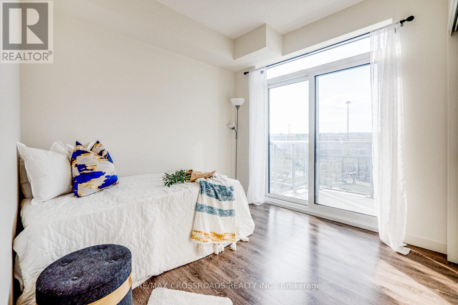 502 - 2093 Fairview Street, Burlington (Freeman), Ontario  L7R 0E6 - Photo 8 - W12768364