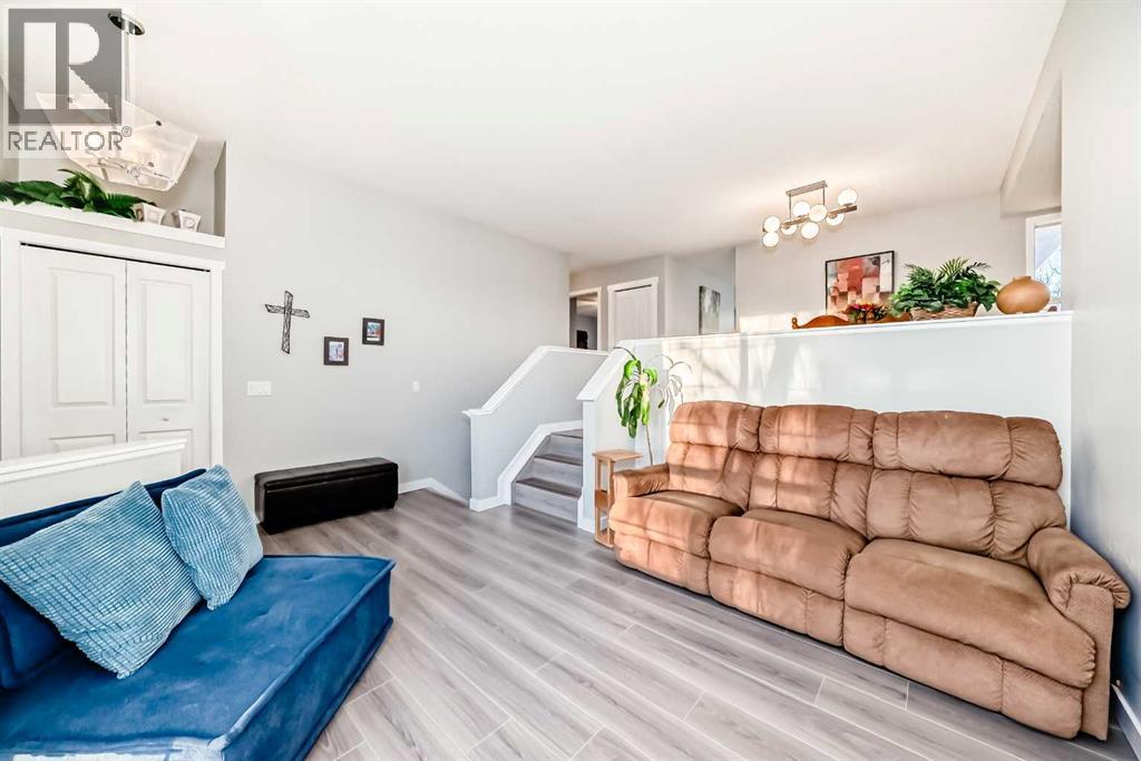 76 Tuscany Way Nw, Calgary, Alberta  T3L 2A4 - Photo 4 - A2284441