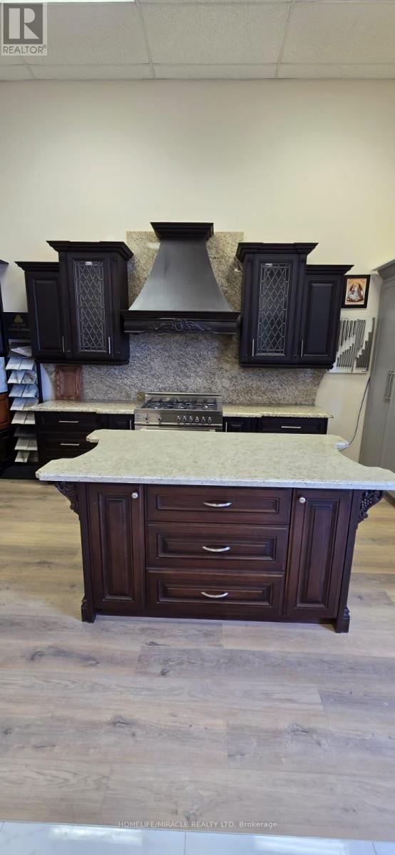 #5 - 3505 Laird Road, Mississauga, Ontario  L5L 5Y7 - Photo 2 - W12768382