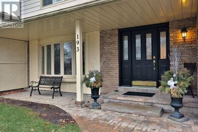 193 Chebucto Drive, Oakville, Ontario  L6J 5R1 - Photo 3 - W12768386