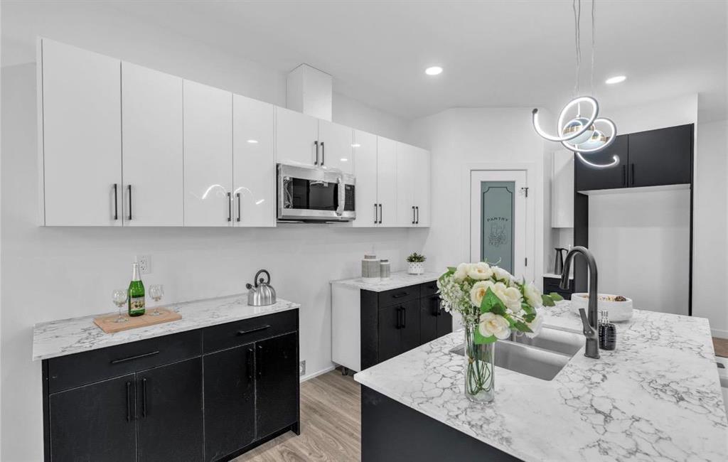 226 Numeracy Lane, Winnipeg, Manitoba  R2P 2S9 - Photo 2 - 202601974