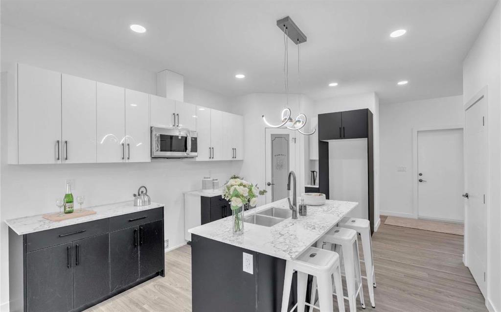 254 Numeracy Lane, Winnipeg, Manitoba  R2P 2S8 - Photo 2 - 202601502