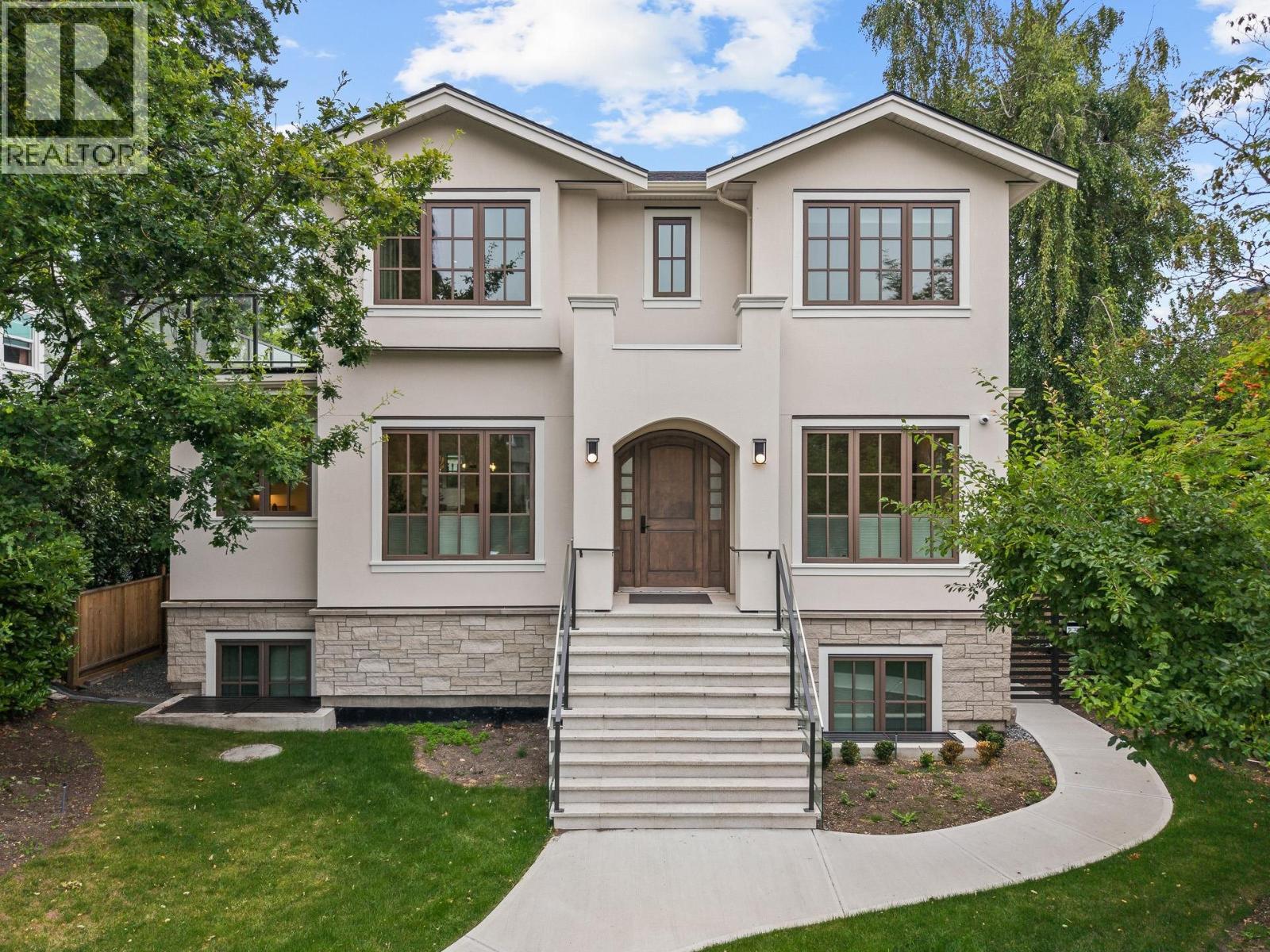 3227 W 35TH AVENUE, Vancouver, British Columbia