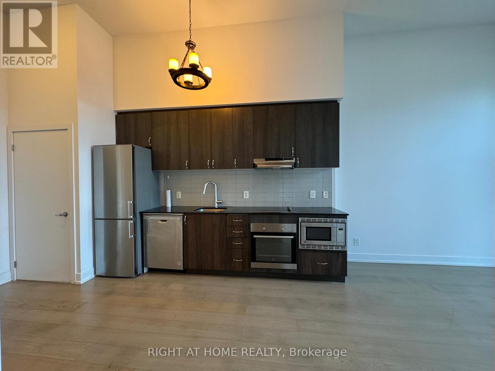 G13 - 7 Kenaston Gardens, Toronto, Ontario  M2K 1G7 - Photo 2 - C12768400