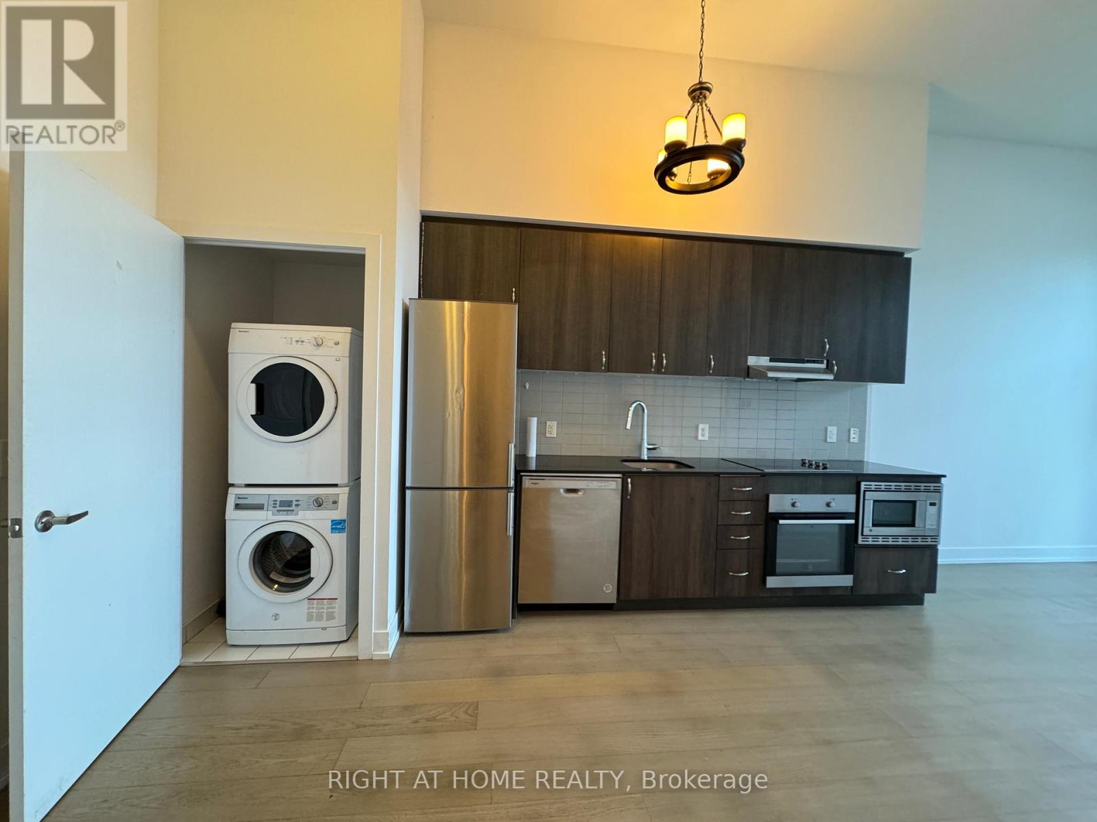 G13 - 7 Kenaston Gardens, Toronto, Ontario  M2K 1G7 - Photo 3 - C12768400