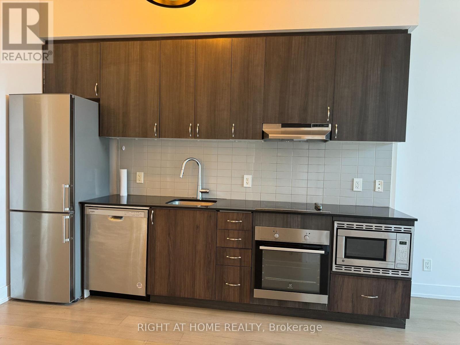 G13 - 7 Kenaston Gardens, Toronto, Ontario  M2K 1G7 - Photo 4 - C12768400