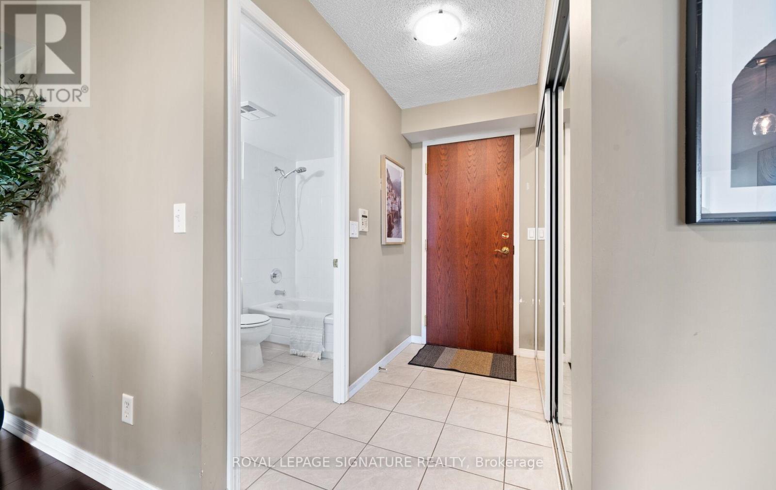 1501 - 2565 Erin Centre Boulevard, Mississauga (Central Erin Mills), Ontario  L5M 6Z8 - Photo 4 - W12768392