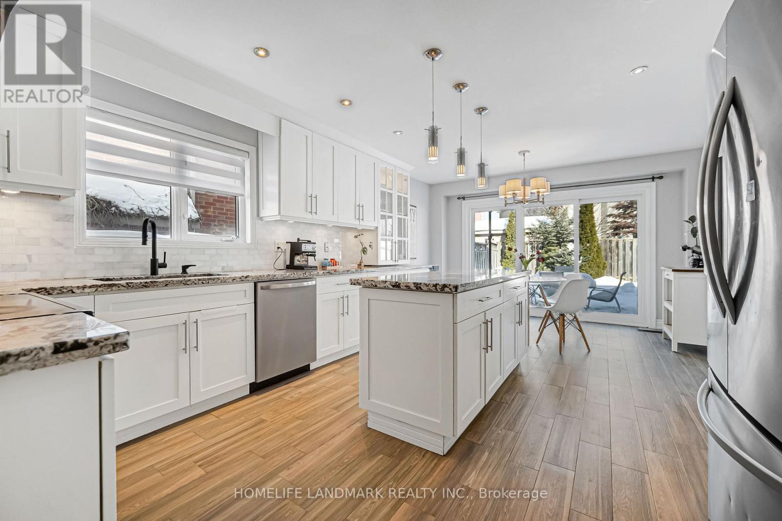 5303 Russell View Road, Mississauga, Ontario  L5M 5W1 - Photo 11 - W12766612