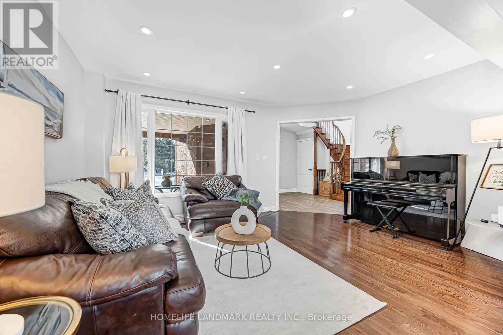 5303 Russell View Road, Mississauga, Ontario  L5M 5W1 - Photo 7 - W12766612