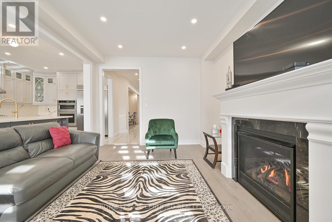 4072 Hillsborough Crescent, Oakville, Ontario  L6H 3P8 - Photo 20 - W12766924