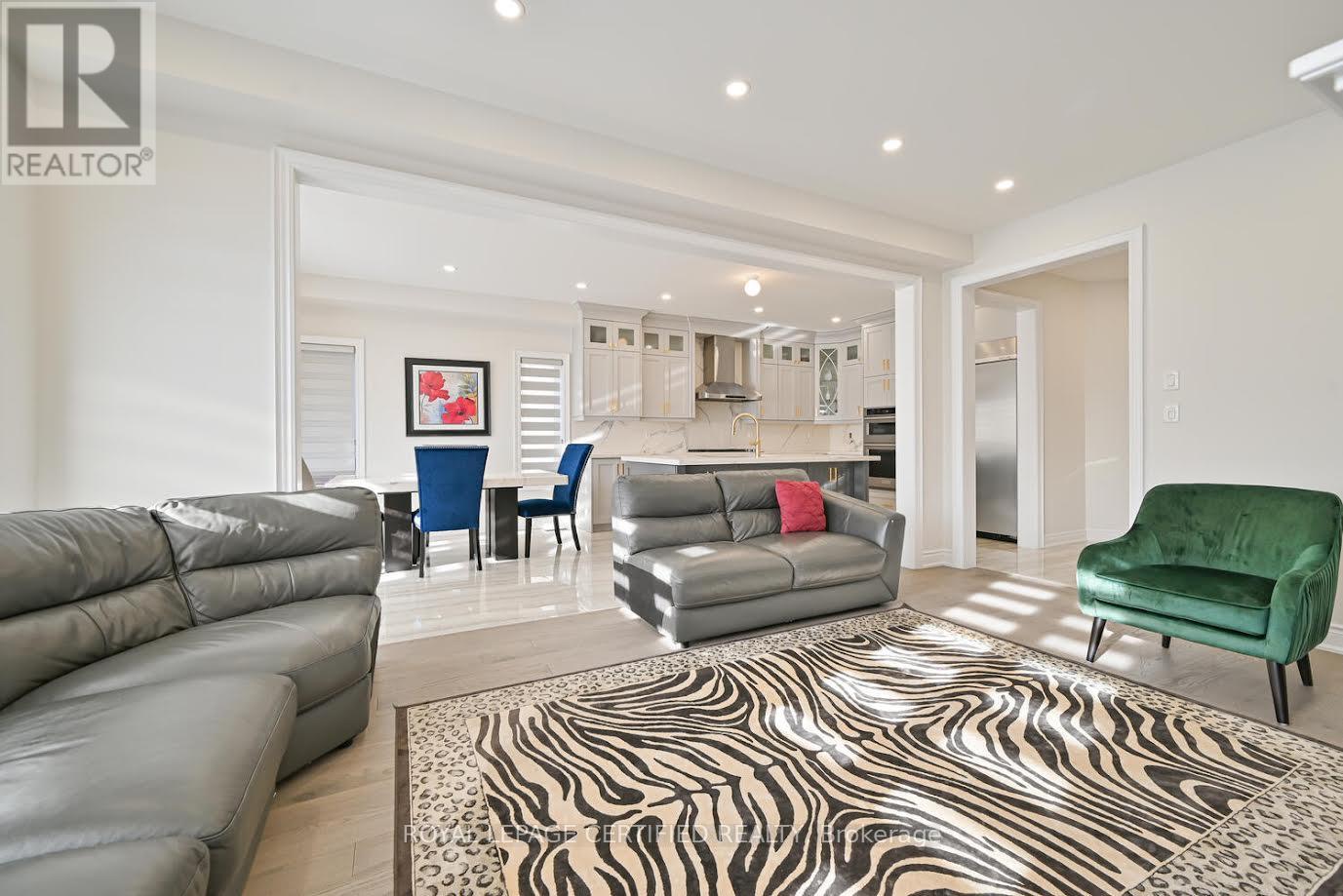 4072 Hillsborough Crescent, Oakville, Ontario  L6H 3P8 - Photo 19 - W12766924