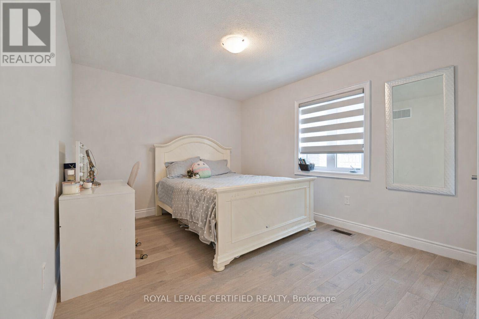 4072 Hillsborough Crescent, Oakville, Ontario  L6H 3P8 - Photo 30 - W12766924