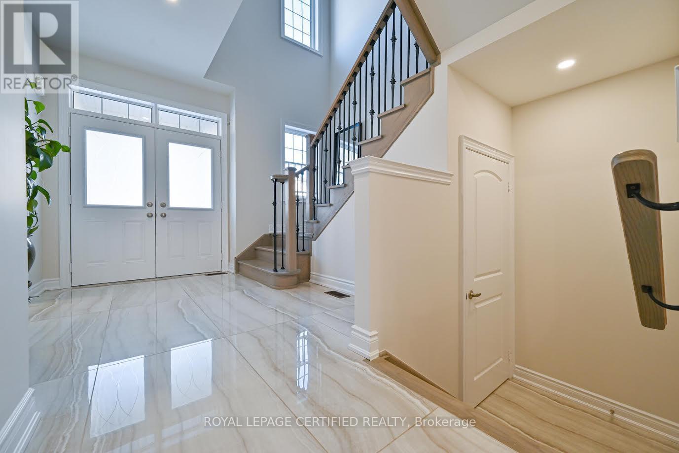 4072 Hillsborough Crescent, Oakville, Ontario  L6H 3P8 - Photo 7 - W12766924