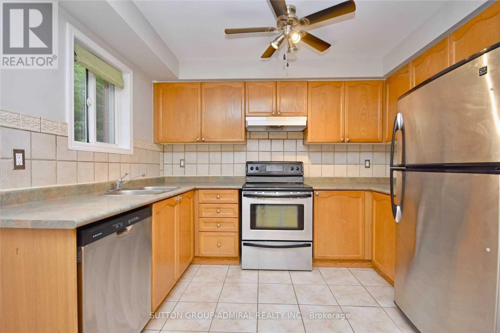 Upper - 70 Hawthorne Crescent, Barrie (Ardagh), Ontario  L4N 9Y8 - Photo 7 - S12768416