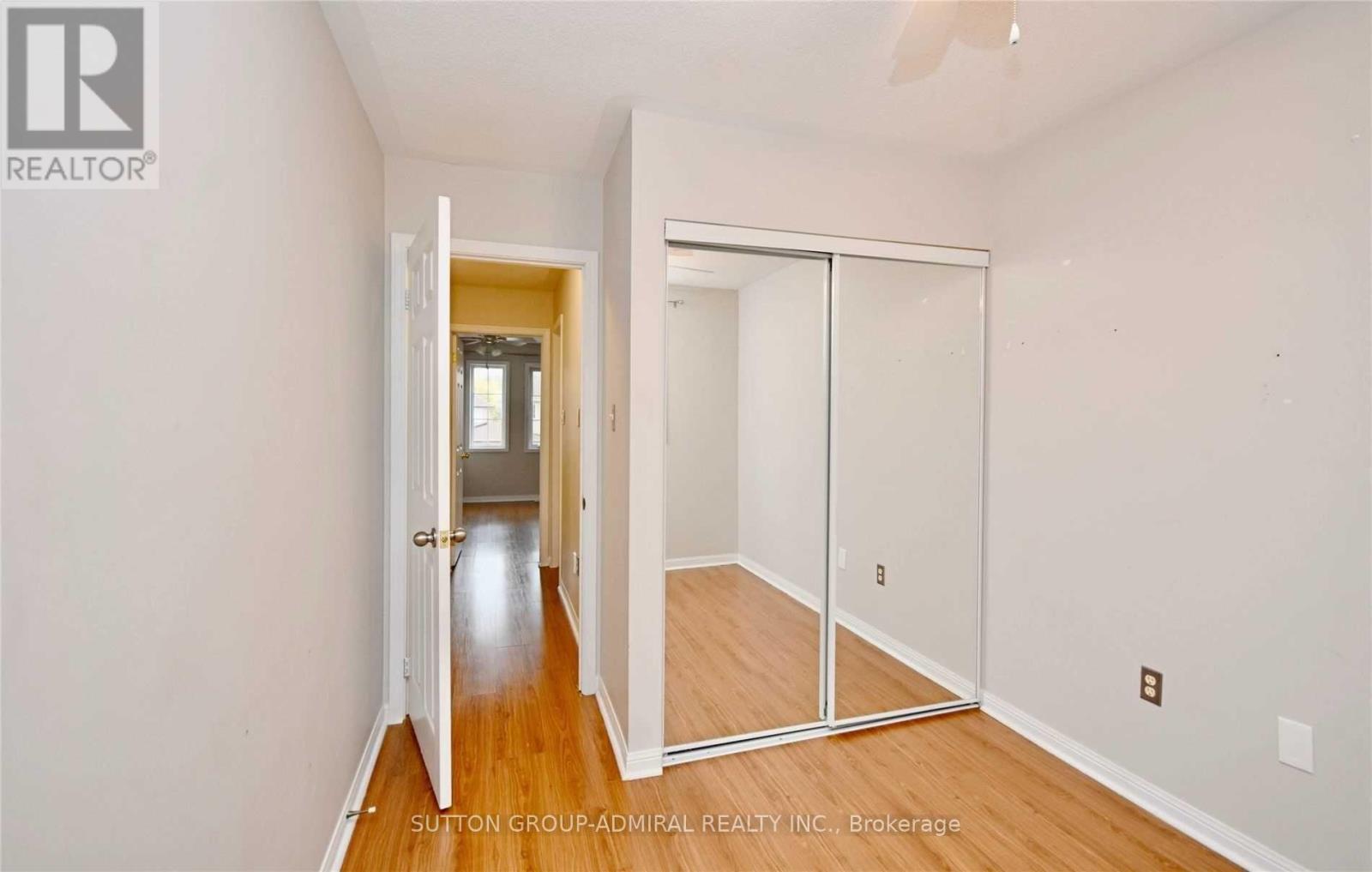 Upper - 70 Hawthorne Crescent, Barrie (Ardagh), Ontario  L4N 9Y8 - Photo 9 - S12768416