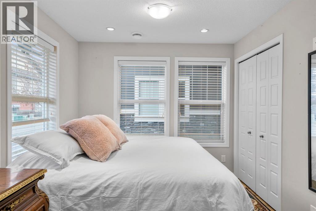 2001, 280 Williamstown Close Nw, Airdrie, Alberta  T4B 4B6 - Photo 3 - A2284166