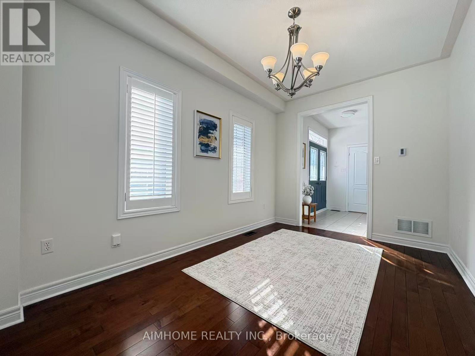 2 Wheatsheaf Street, Richmond Hill, Ontario  L4E 5B4 - Photo 14 - N12768424