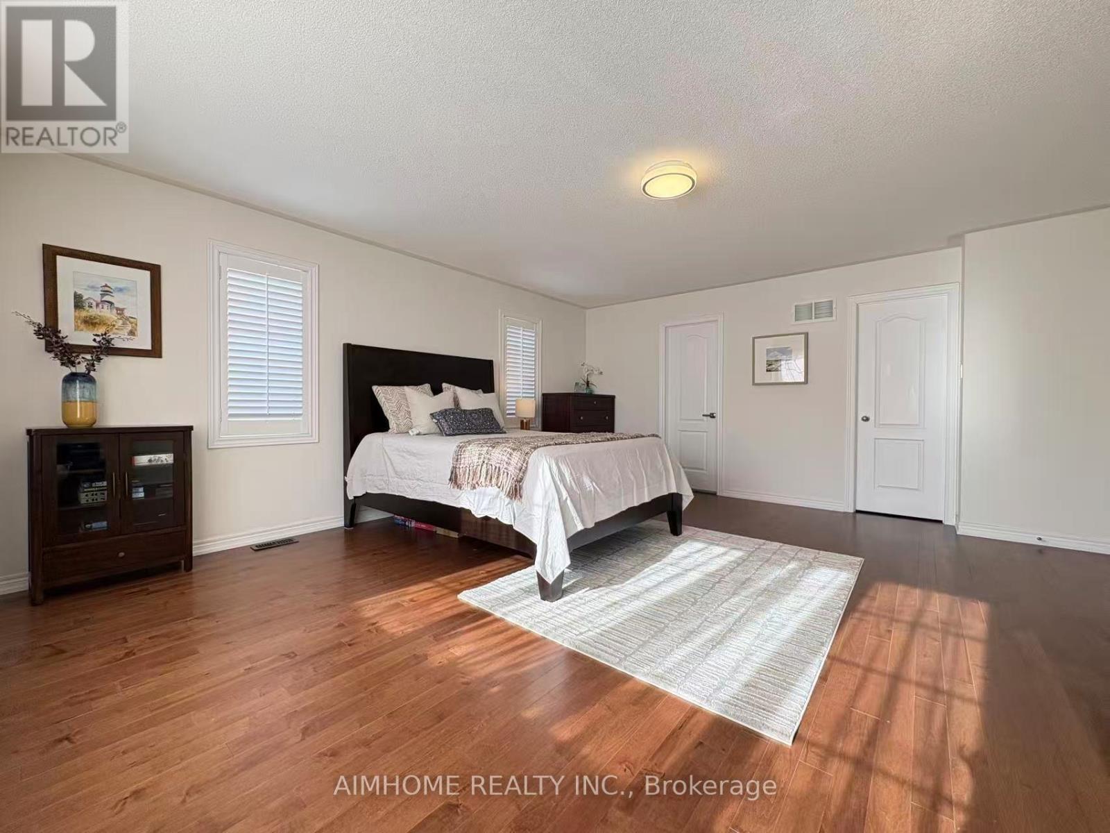 2 Wheatsheaf Street, Richmond Hill, Ontario  L4E 5B4 - Photo 17 - N12768424