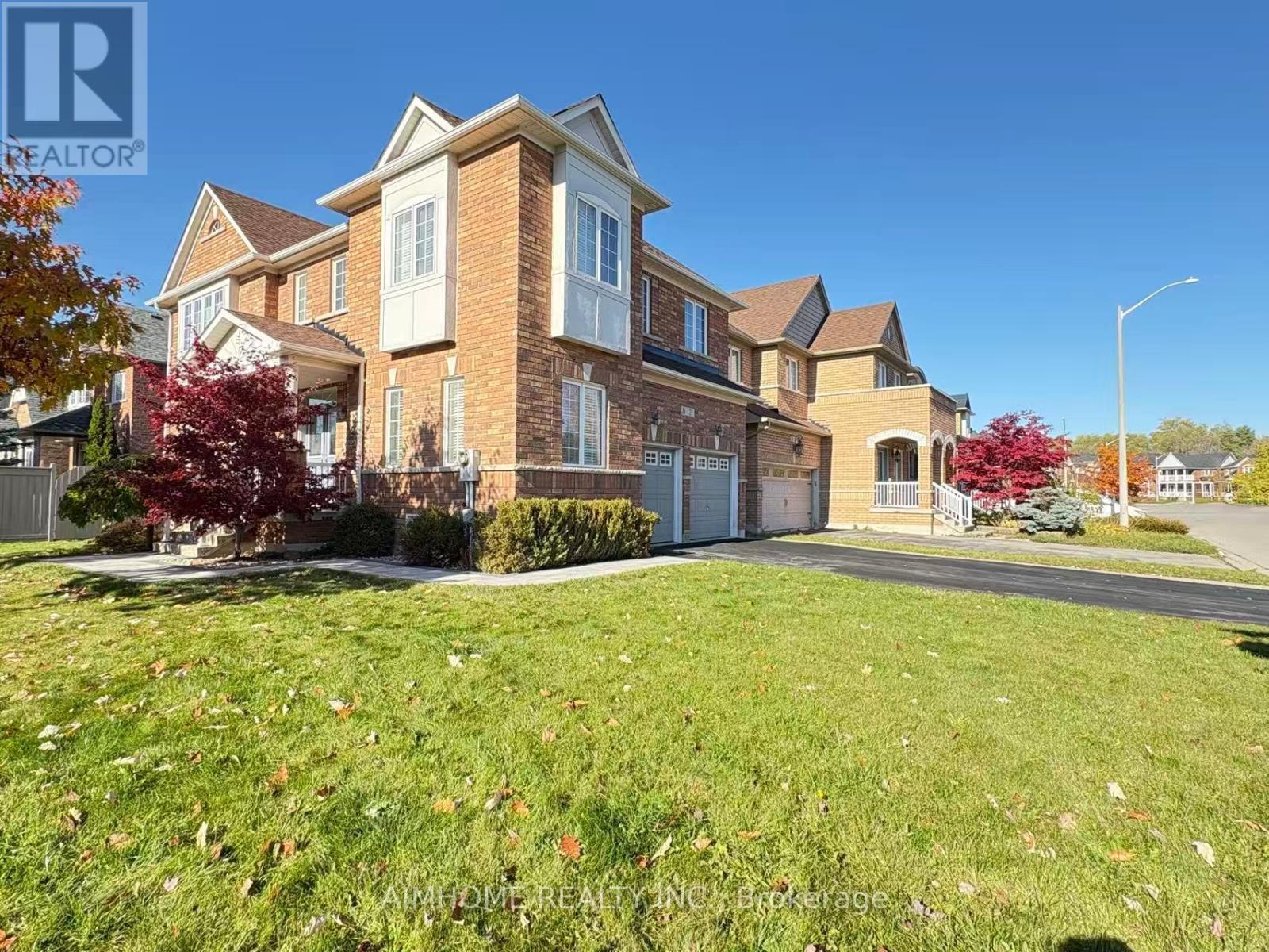 2 Wheatsheaf Street, Richmond Hill, Ontario  L4E 5B4 - Photo 2 - N12768424