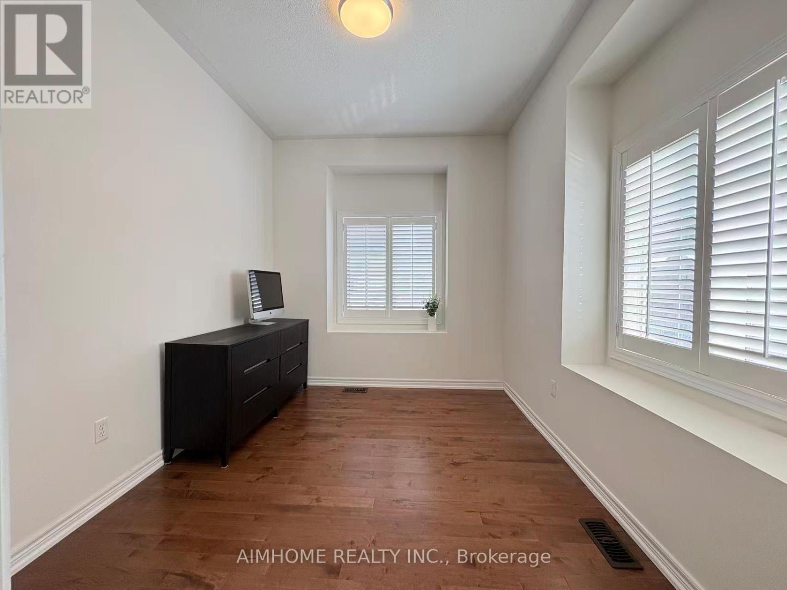 2 Wheatsheaf Street, Richmond Hill, Ontario  L4E 5B4 - Photo 20 - N12768424