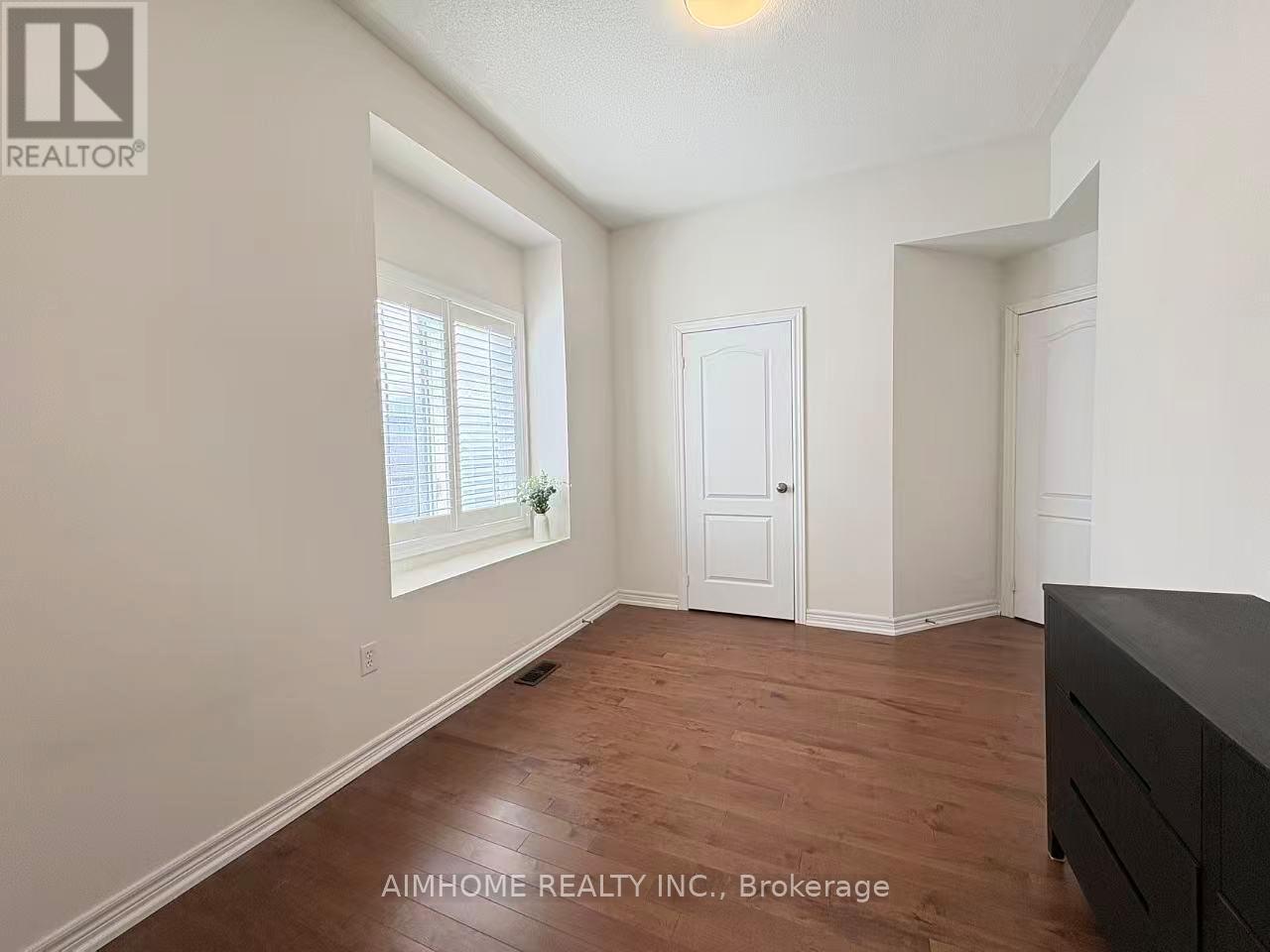 2 Wheatsheaf Street, Richmond Hill, Ontario  L4E 5B4 - Photo 21 - N12768424