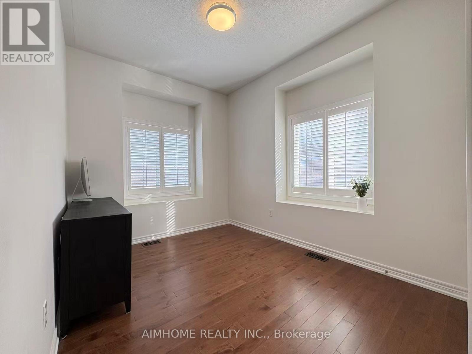 2 Wheatsheaf Street, Richmond Hill, Ontario  L4E 5B4 - Photo 22 - N12768424