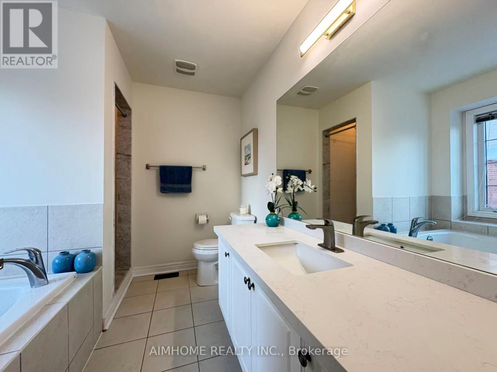 2 Wheatsheaf Street, Richmond Hill, Ontario  L4E 5B4 - Photo 28 - N12768424