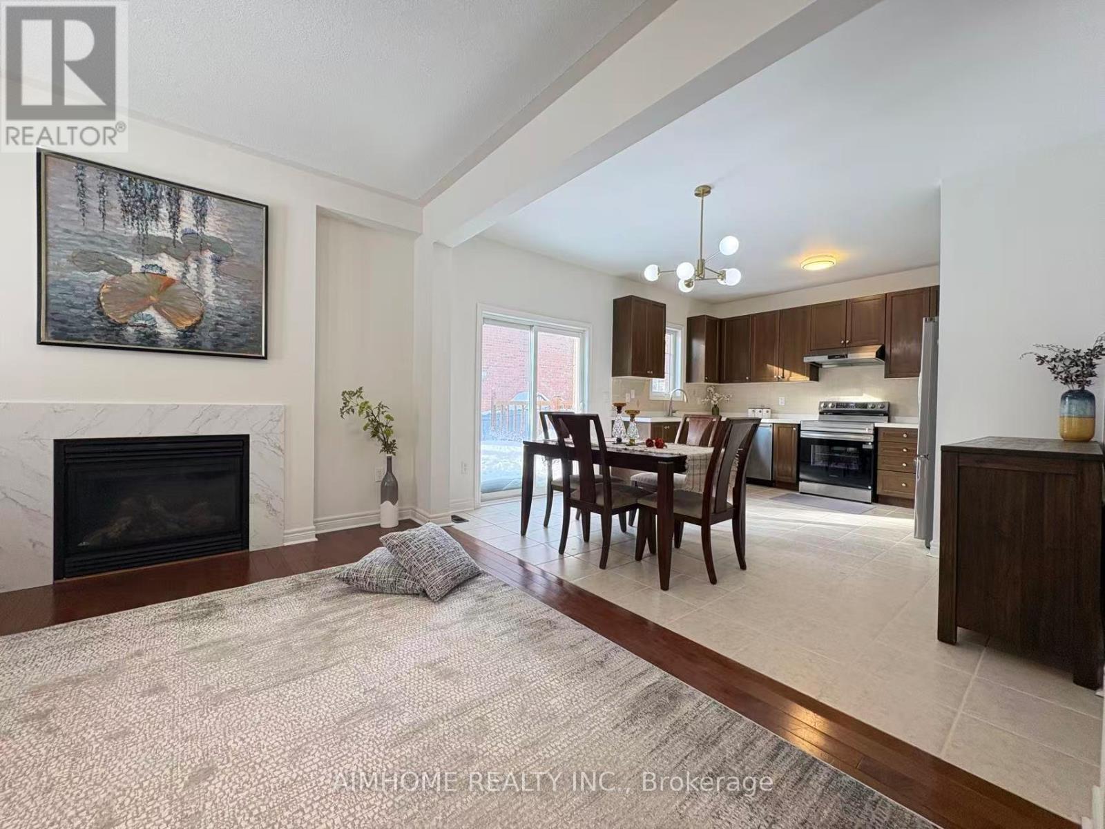 2 Wheatsheaf Street, Richmond Hill, Ontario  L4E 5B4 - Photo 7 - N12768424