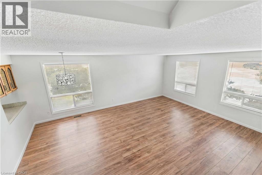 5048 Stenzel Court, Beamsville, Ontario  L0R 1B5 - Photo 7 - 40803577