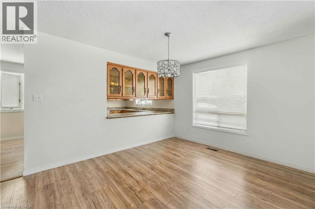 5048 Stenzel Court, Beamsville, Ontario  L0R 1B5 - Photo 8 - 40803577