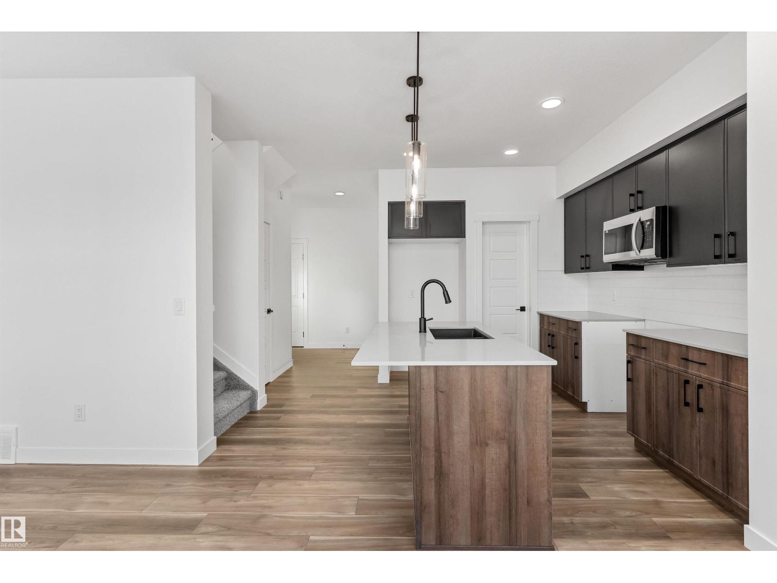 920 18 Av Nw, Edmonton, Alberta  T6T 2X4 - Photo 8 - E4472677