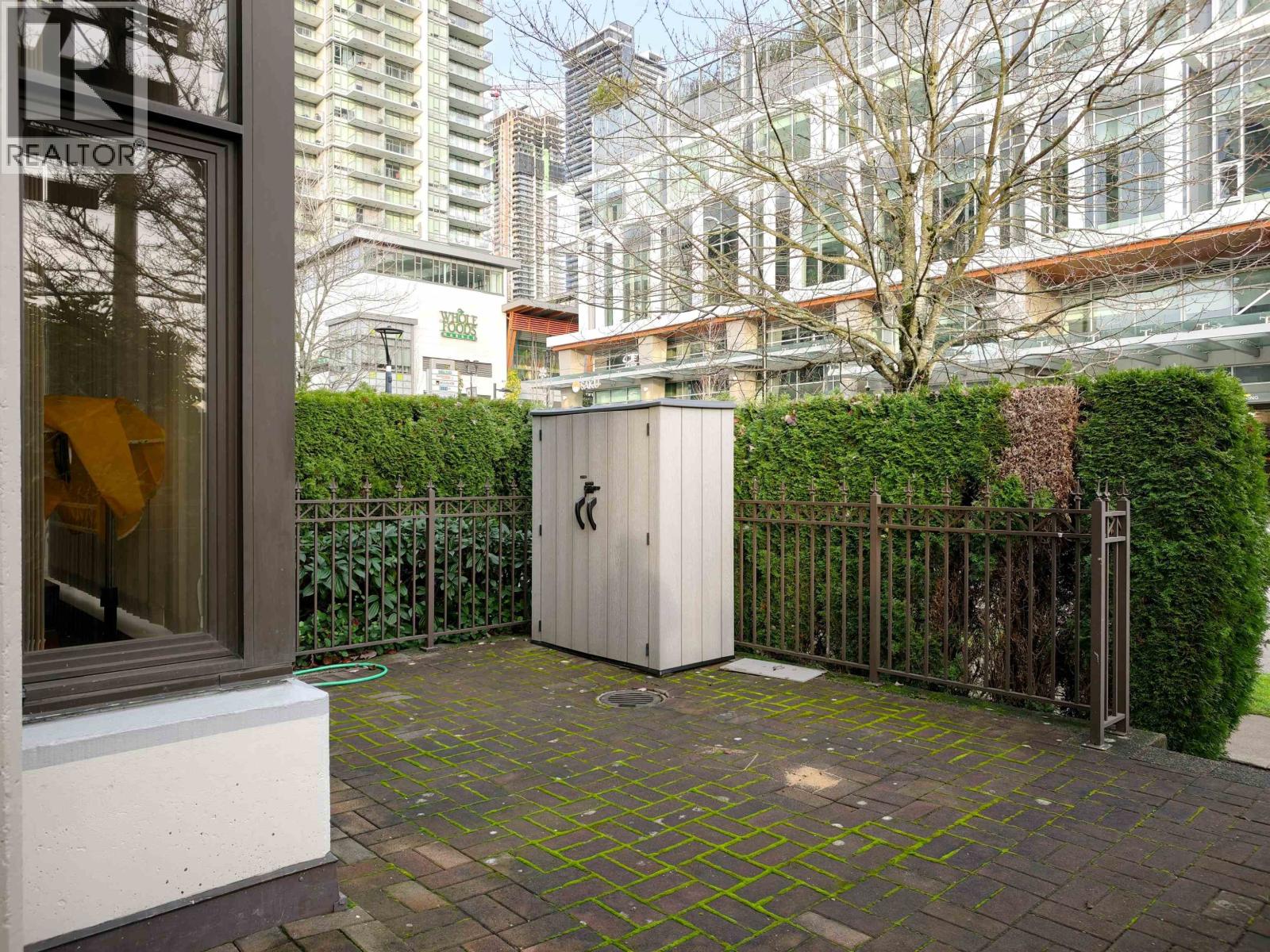 Th16 2089 Rosser Avenue, Burnaby, British Columbia  V5C 5E2 - Photo 16 - R3072065