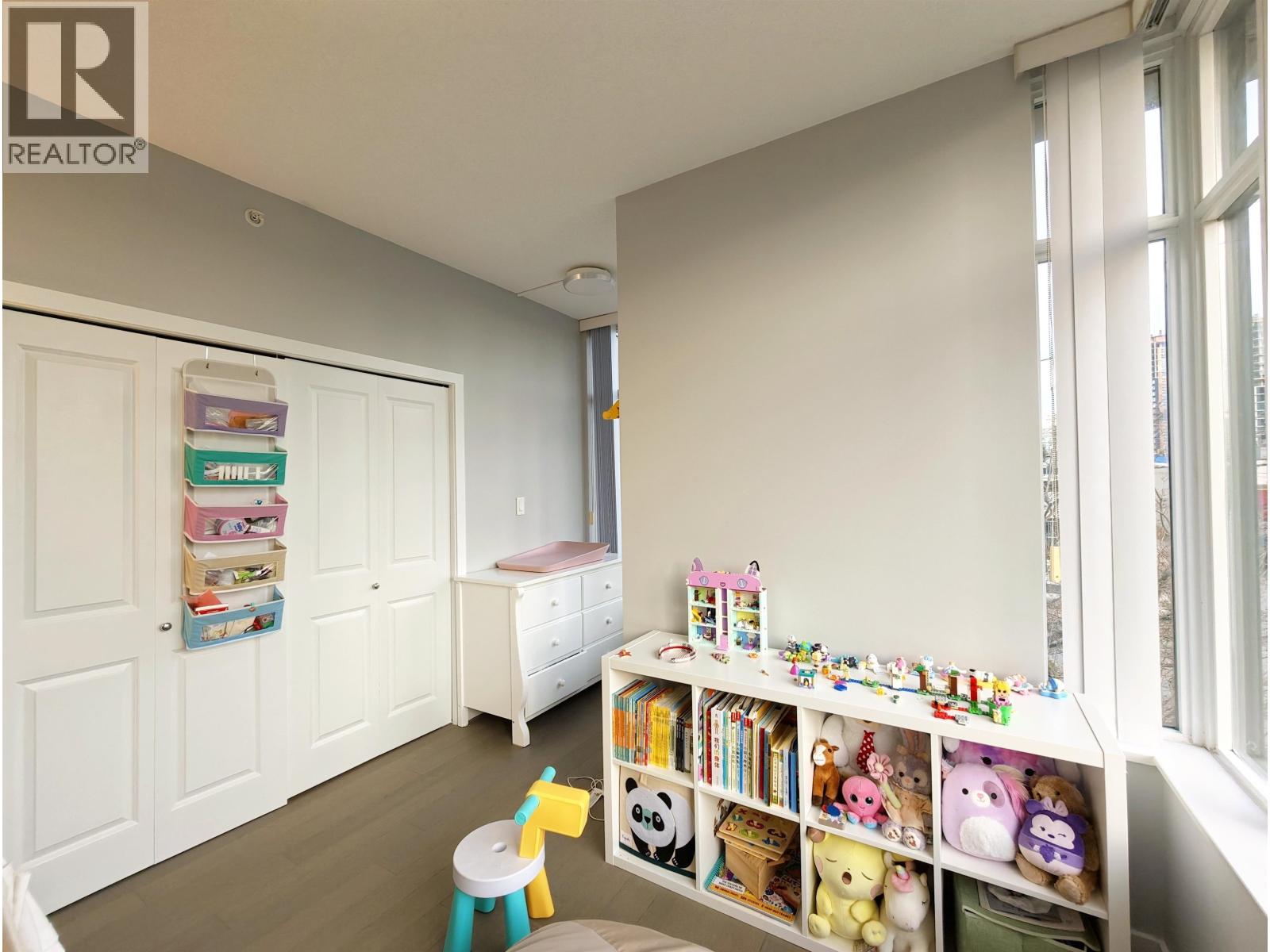 Th16 2089 Rosser Avenue, Burnaby, British Columbia  V5C 5E2 - Photo 15 - R3072065