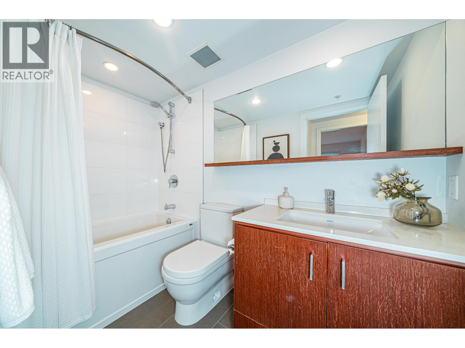 416 221 E 3rd Street, North Vancouver, British Columbia  V7L 0C1 - Photo 18 - R3087411