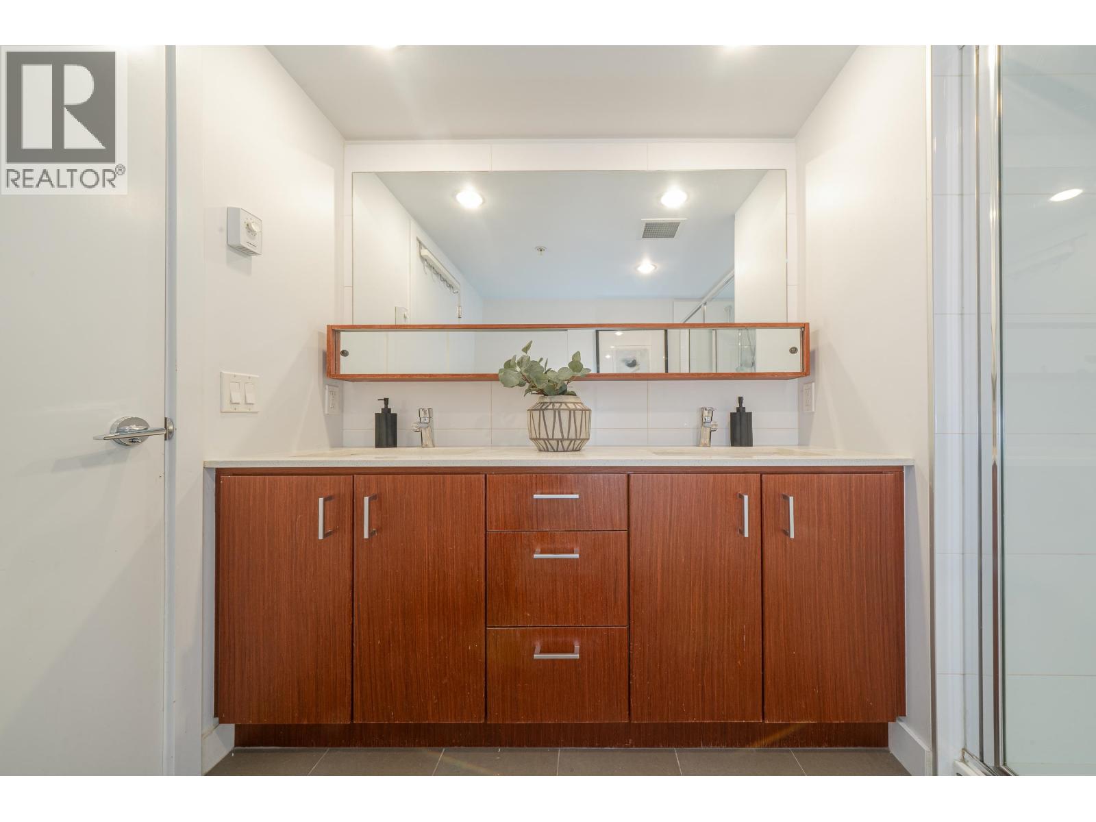 416 221 E 3rd Street, North Vancouver, British Columbia  V7L 0C1 - Photo 25 - R3087411