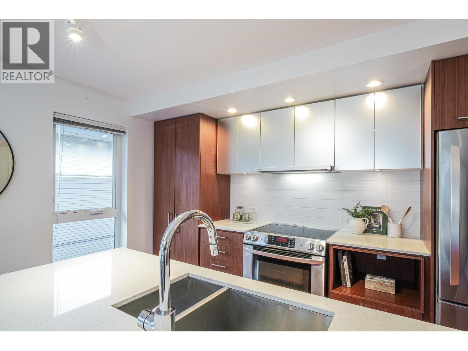 416 221 E 3rd Street, North Vancouver, British Columbia  V7L 0C1 - Photo 8 - R3087411