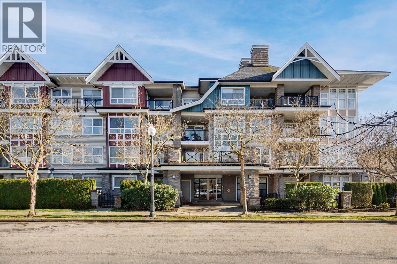 401 7088 MONT ROYAL SQUARE, Vancouver, British Columbia