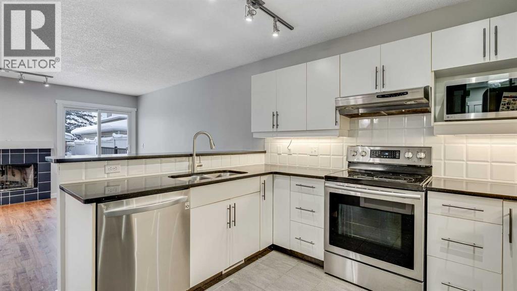 3667 Sierra Morena Road Sw, Calgary, Alberta  T3H 3A6 - Photo 8 - A2277088