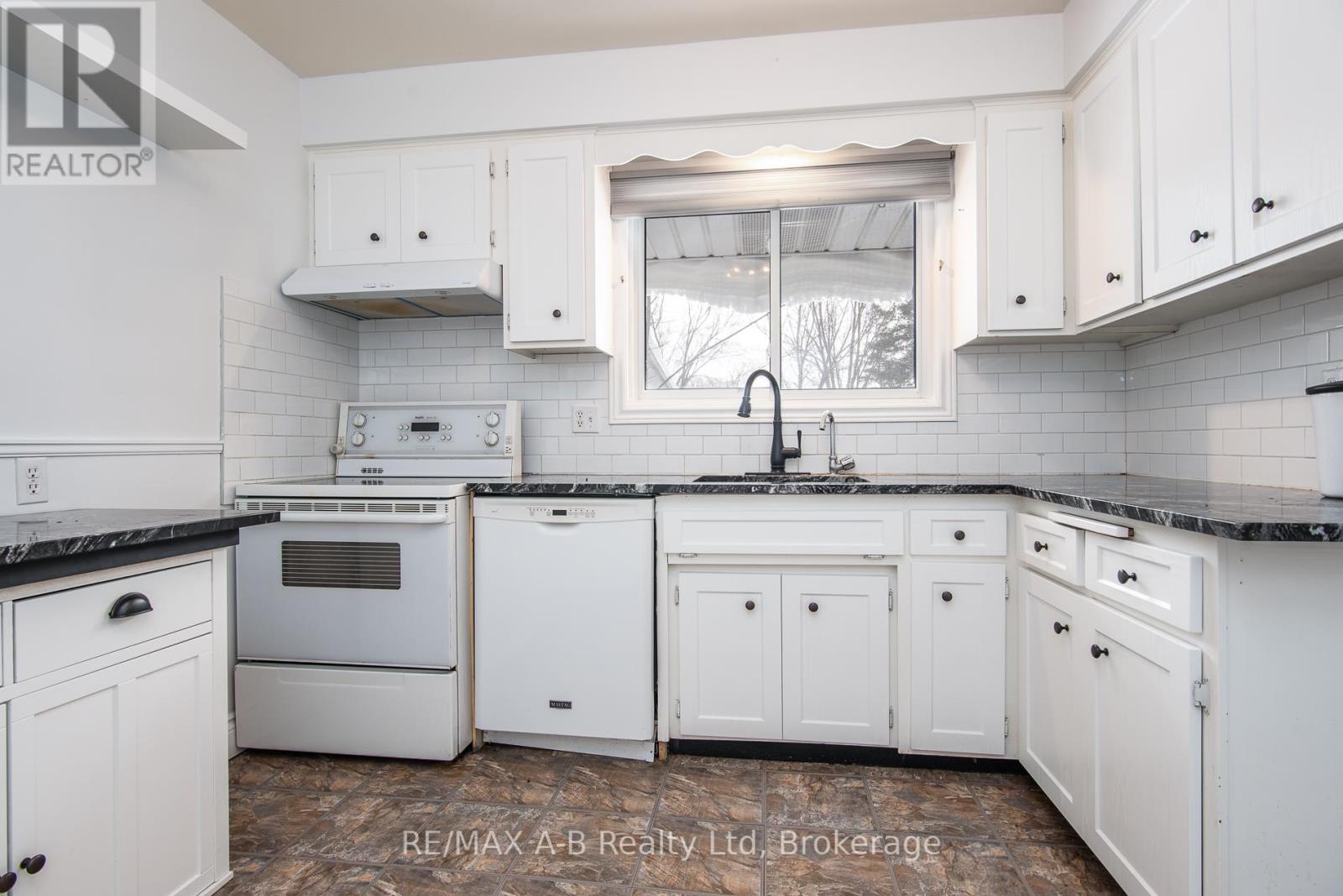 113 Hastings Court, Wilmot, Ontario  N3A 2T4 - Photo 17 - X12749948